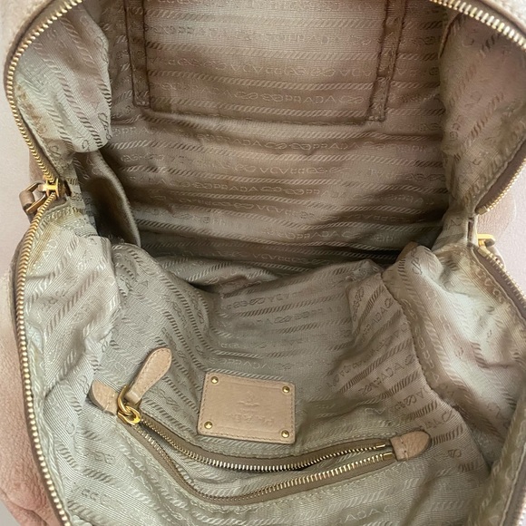 Prada leather bag! - Picture 8 of 14